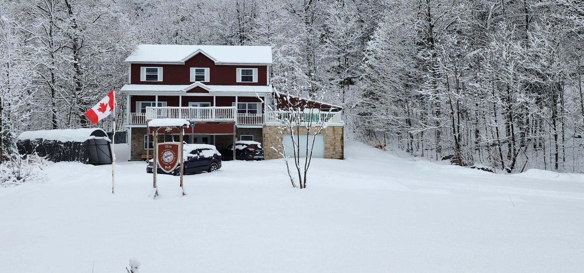 Gite Le Tresor Cache Bed & Breakfast Chelsea Екстер'єр фото