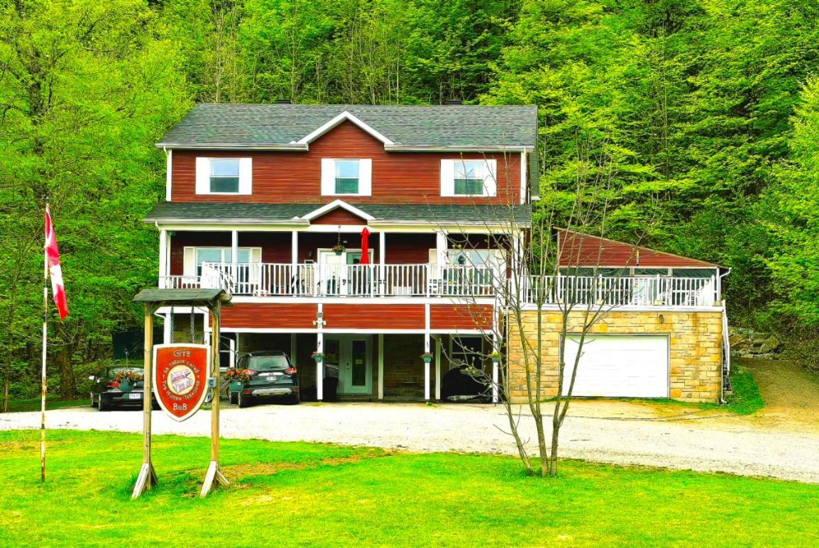 Gite Le Tresor Cache Bed & Breakfast Chelsea Екстер'єр фото